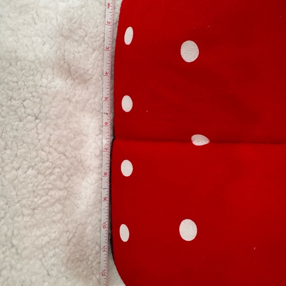 New Strawberry Pet Bed - Small - Picture 6 of 12
